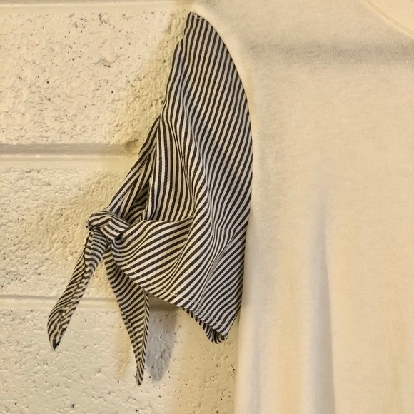 Women’s short sleeve top, medium, never worn - Picture 3 of 4